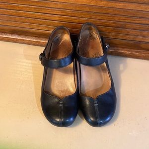 Taos mary Jane’s Black leather, excellent condition
